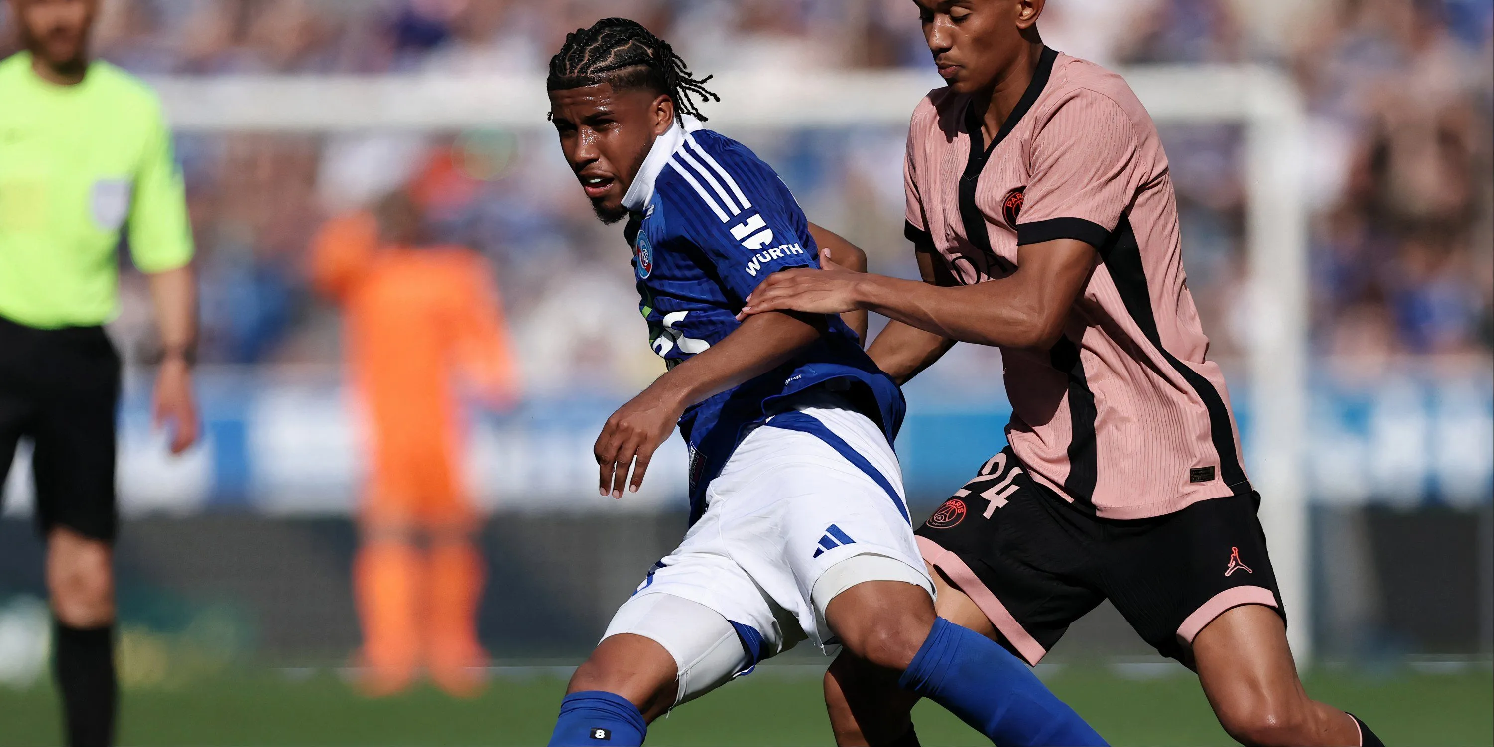 Andrey Santos trong màu áo Strasbourg theo dạng cho mượn