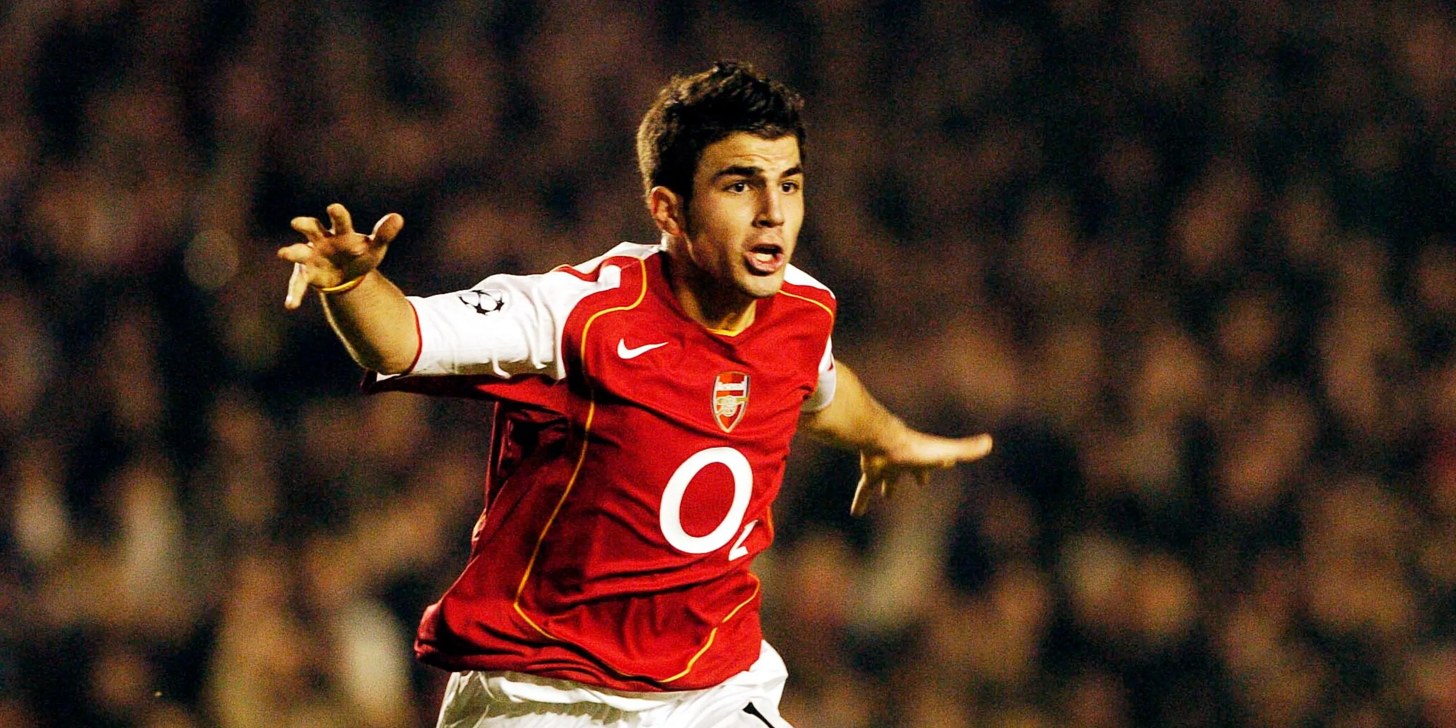 Cesc Fabregas thời trẻ thi đấu năng nổ trong màu áo Arsenal