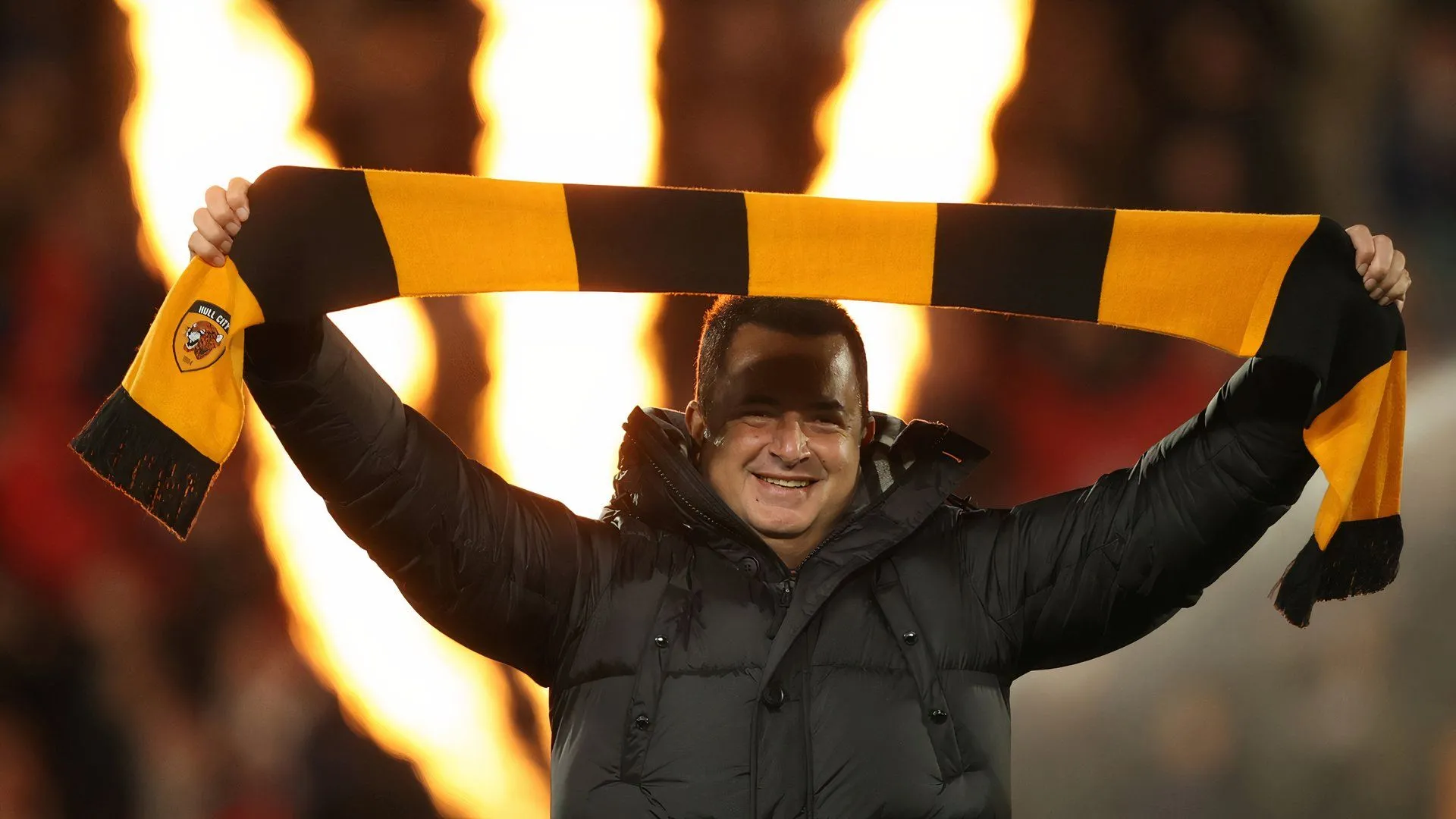 Chủ sở hữu Hull City, Acun Ilicali, sau khi hoàn tất việc tiếp quản
