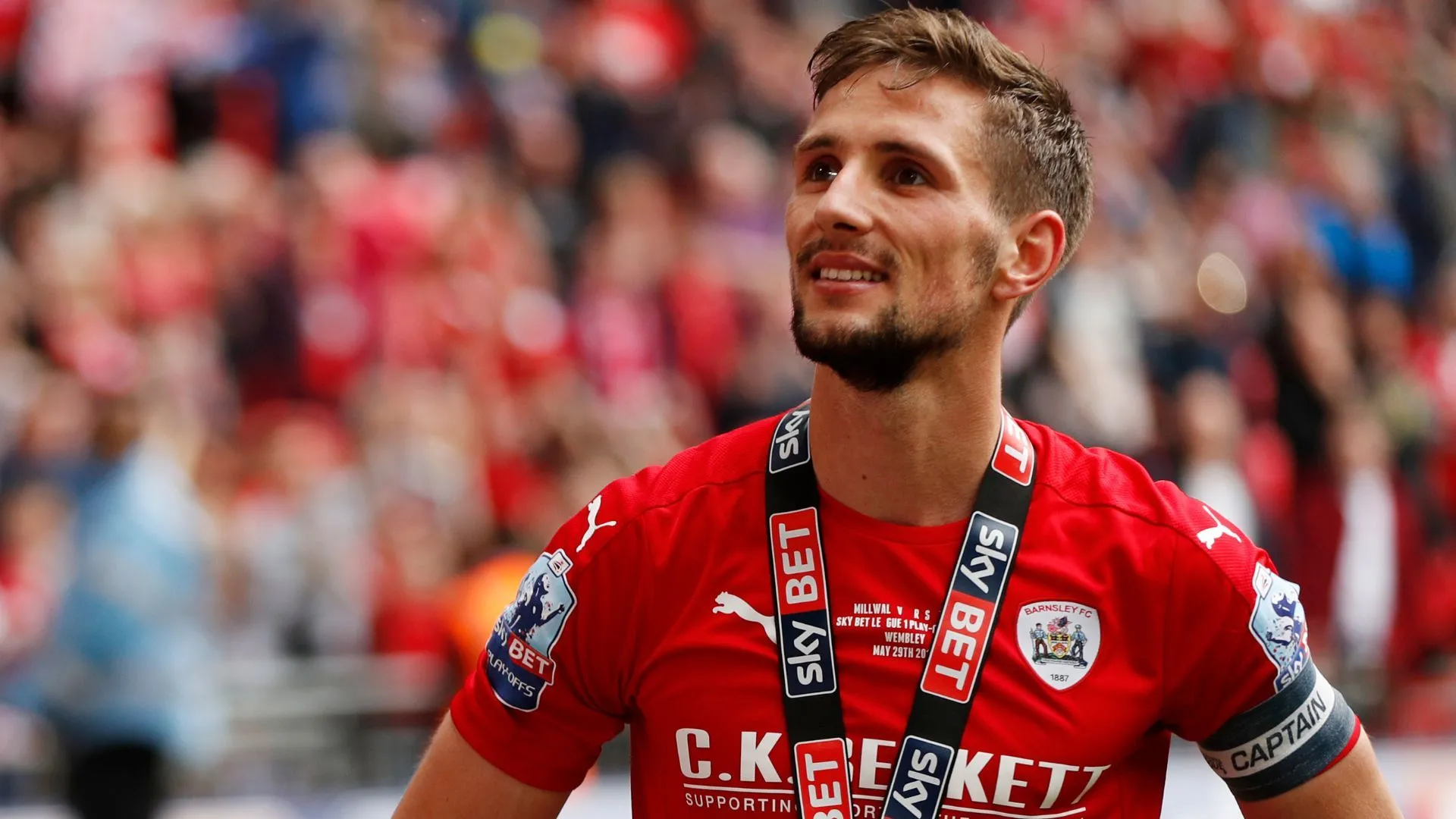 HLV Conor Hourihane của Barnsley chỉ đạo