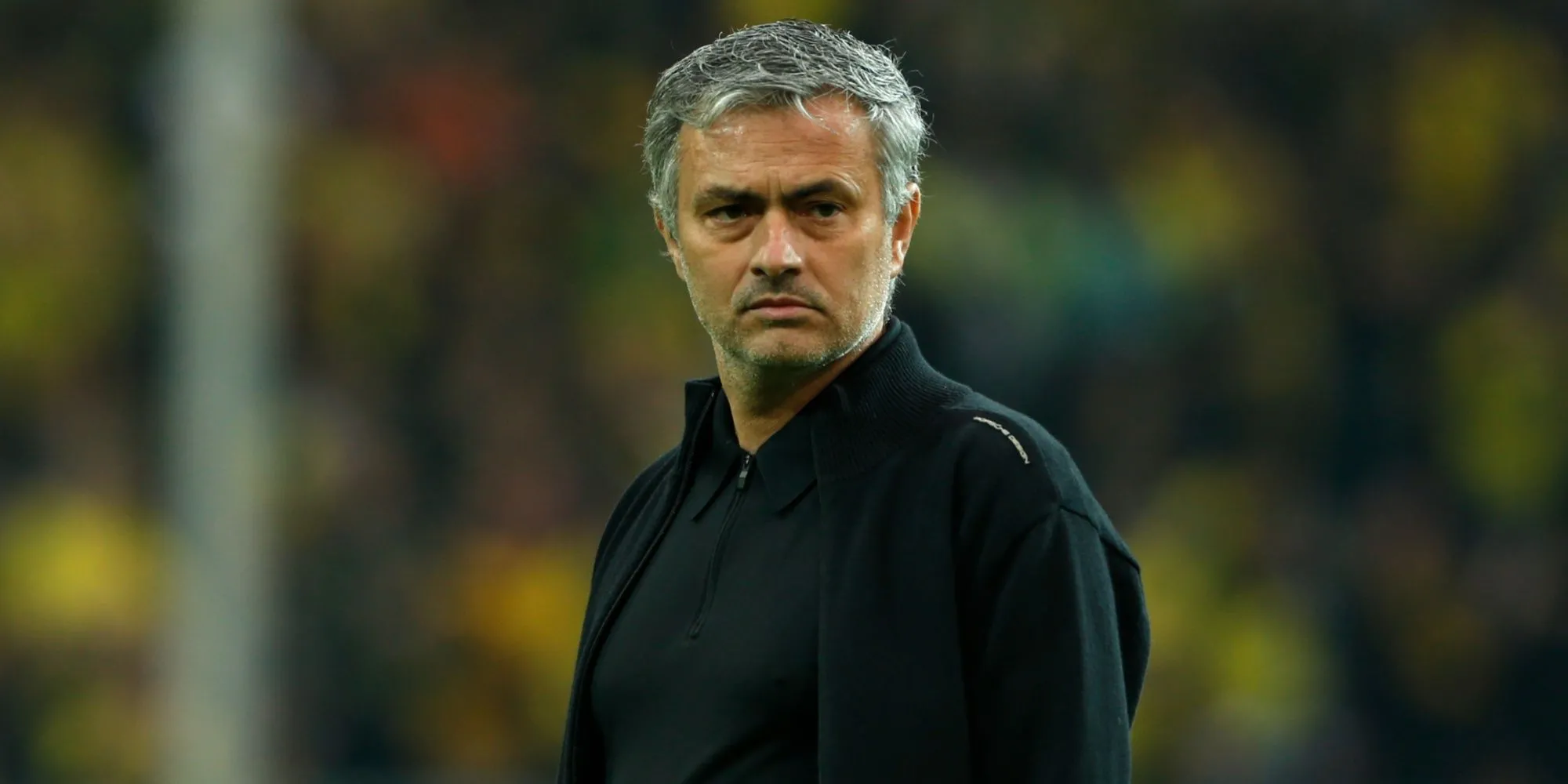 HLV Real Madrid Jose Mourinho trong khu vực kỹ thuật