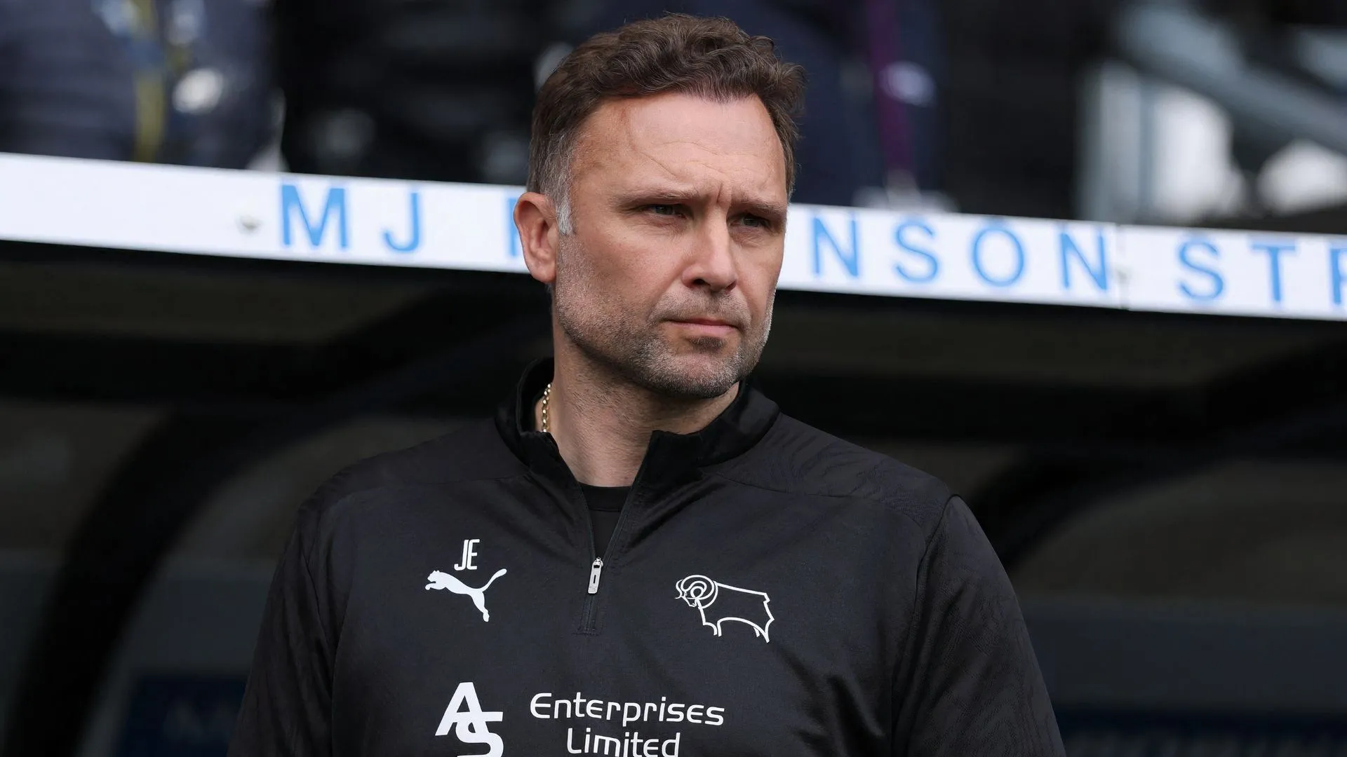 Huấn luyện viên John Eustace của Derby County trên sân