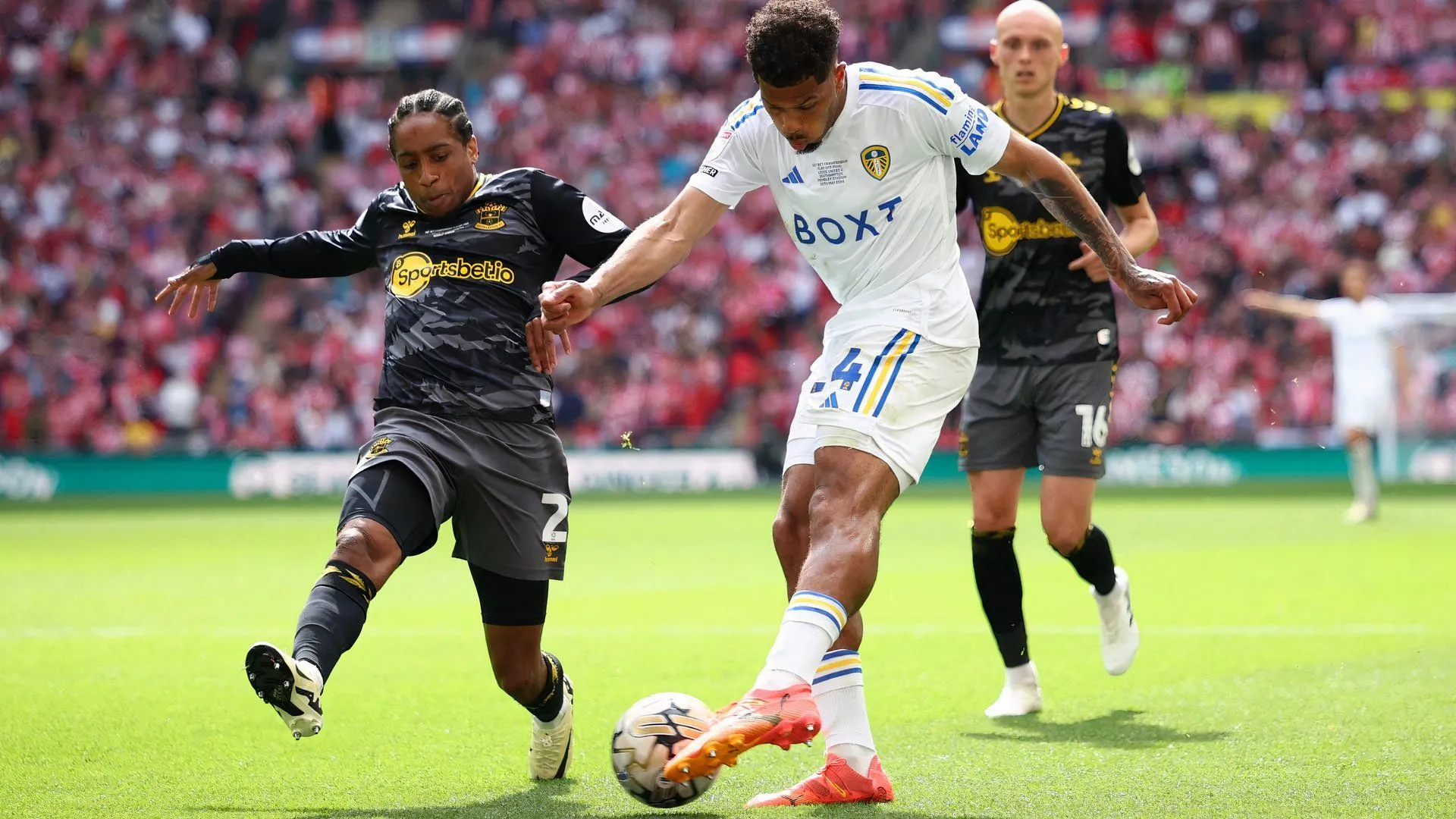 Kyle Walker-Peters (Southampton) có thể rời đi trong mùa hè