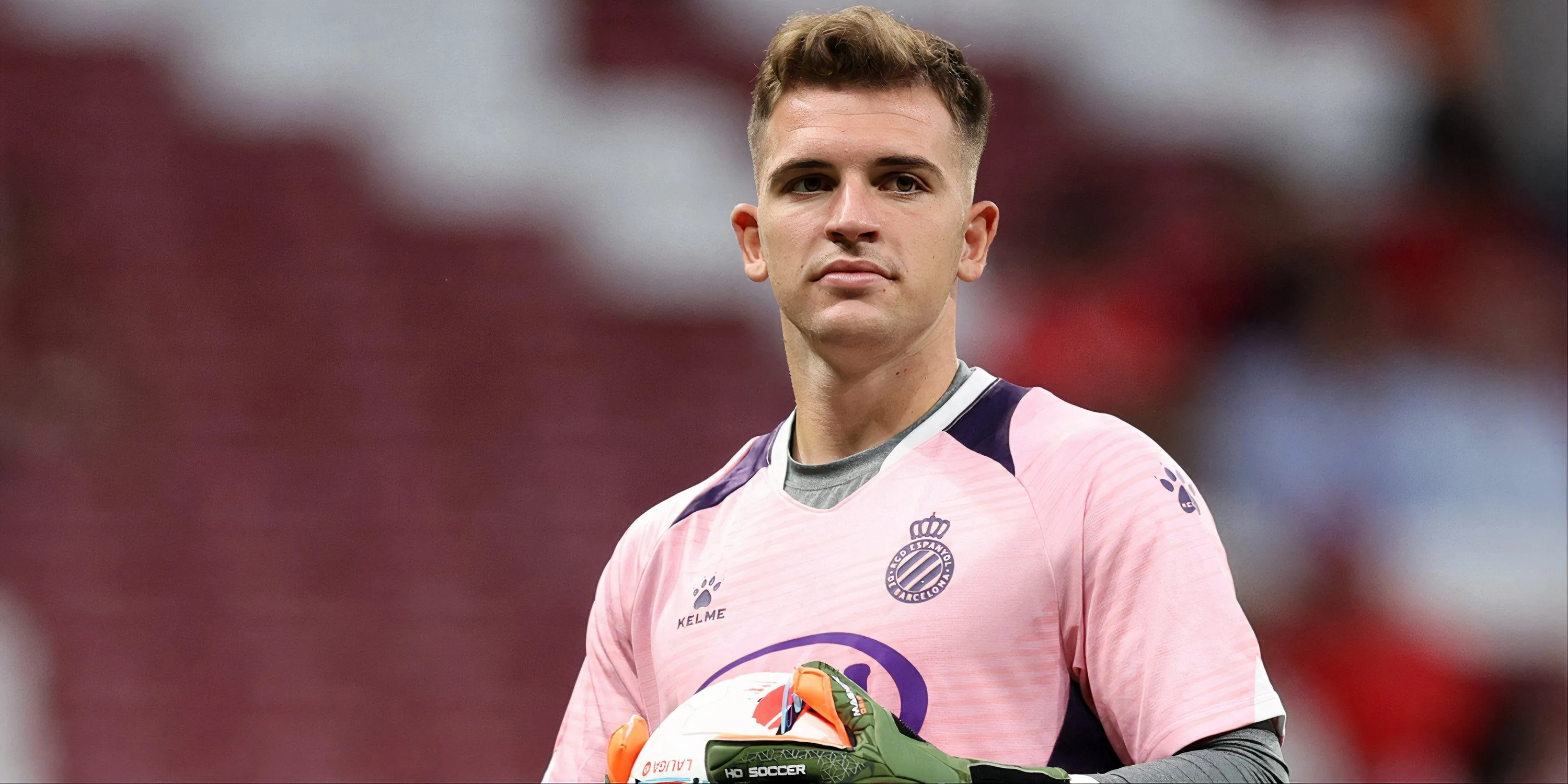 Thủ môn Joan Garcia được cho là mục tiêu của Arsenal