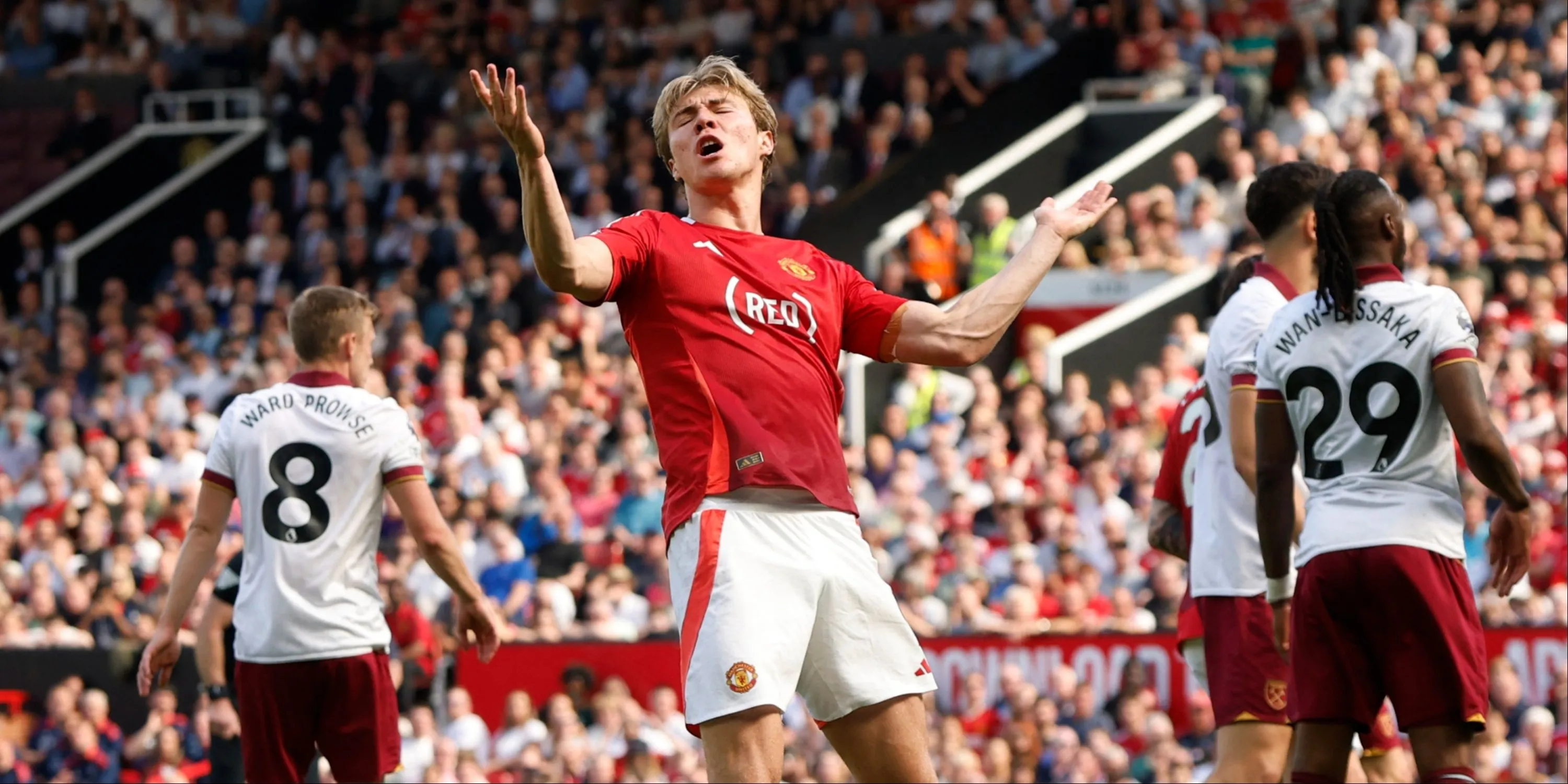 Tiền đạo Rasmus Hojlund thi đấu cho Manchester United