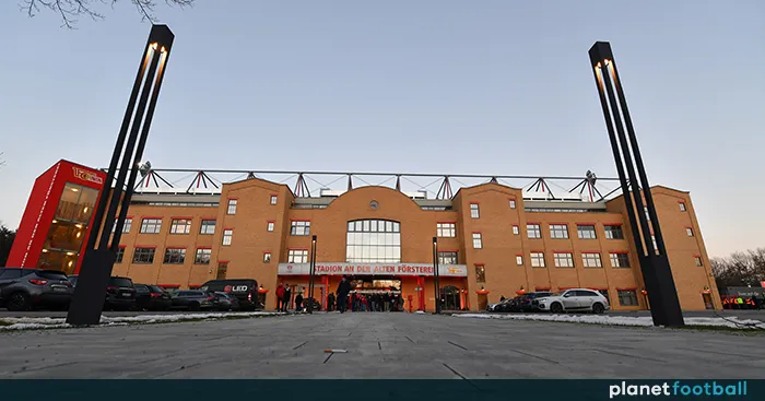Toàn cảnh sân vận động An der Alten Försterei của FC Union Berlin