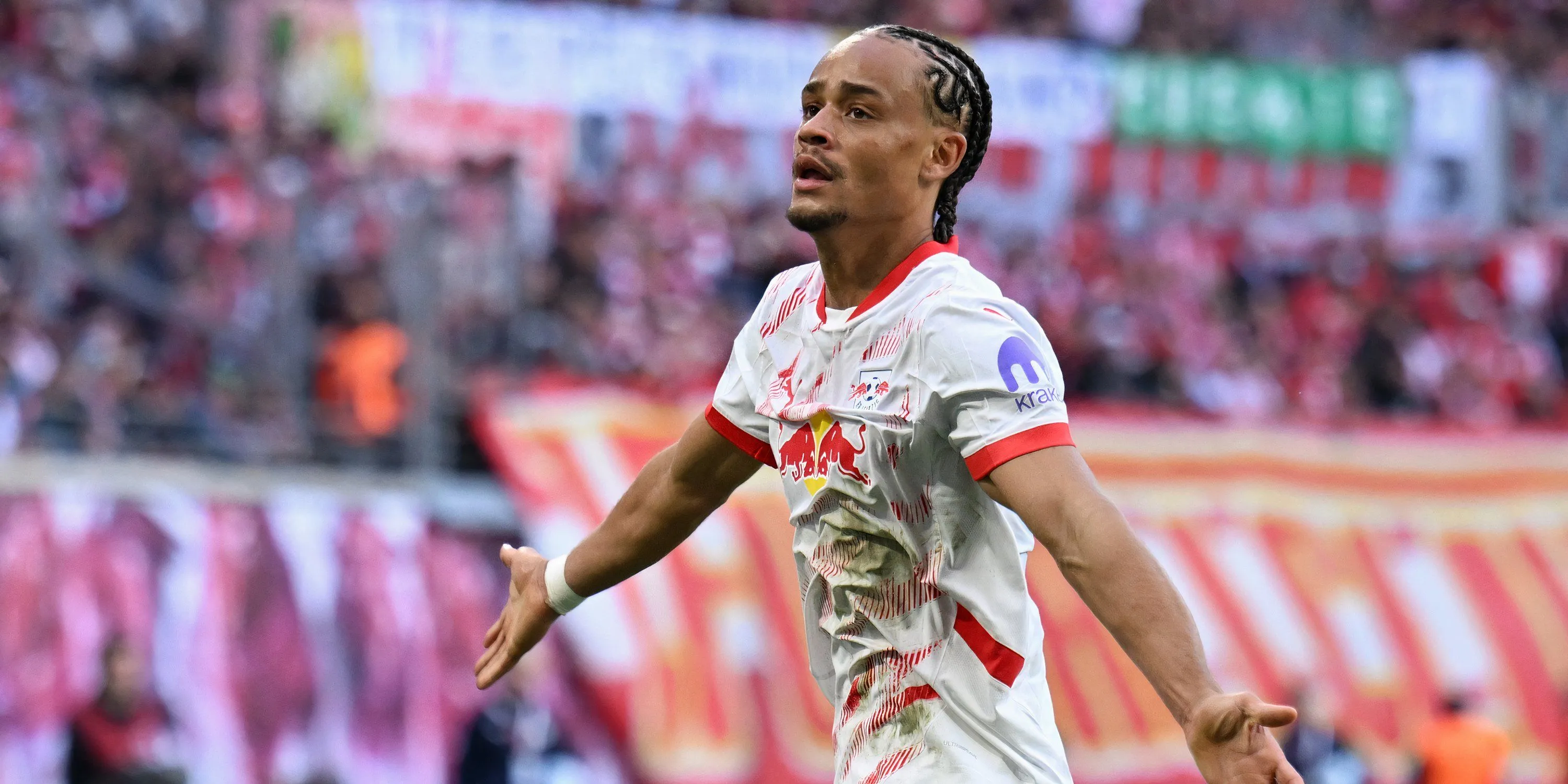 Xavi Simons ăn mừng bàn thắng cho đội tuyển Hà Lan