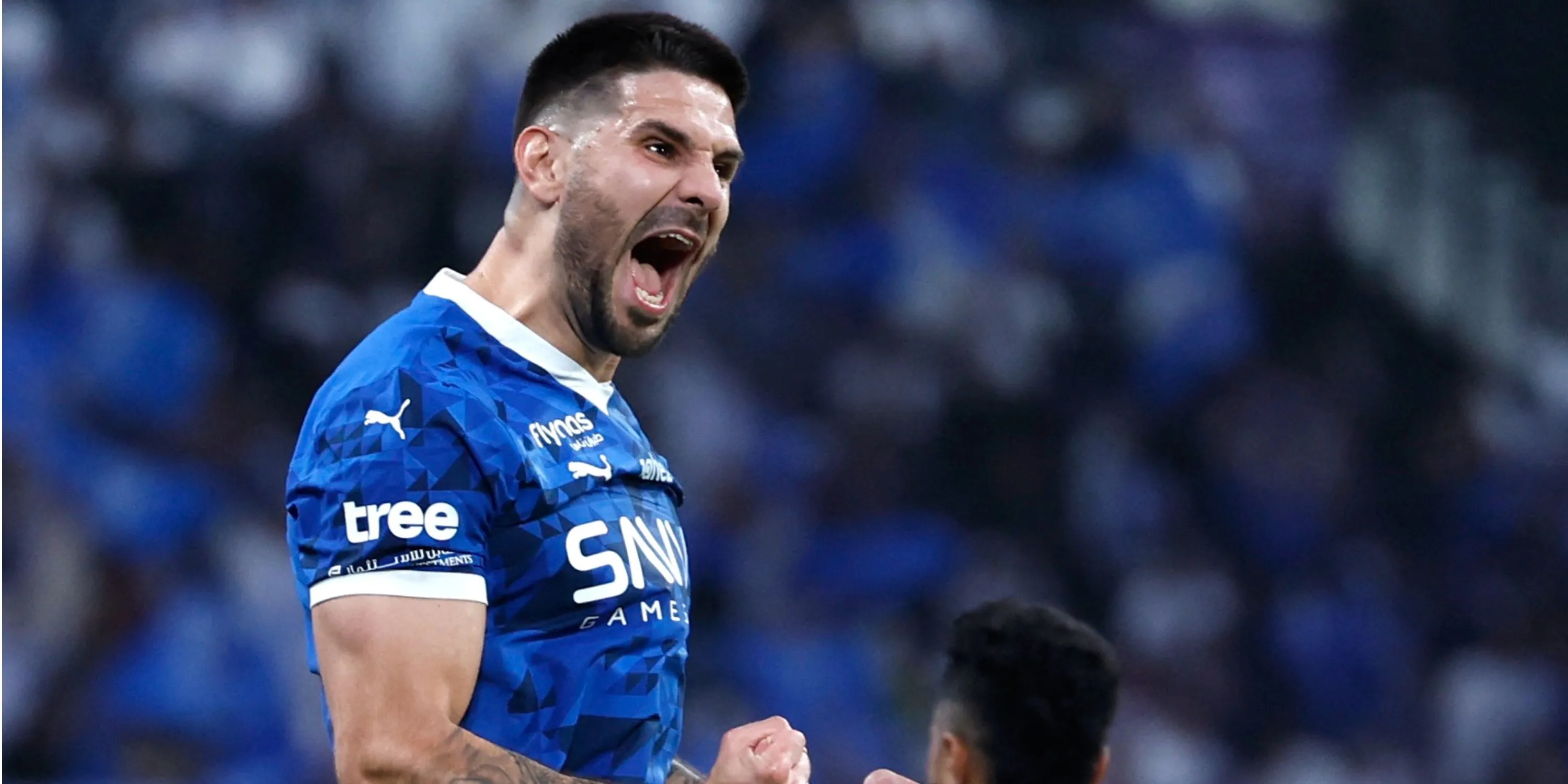 Aleksandar Mitrovic trong màu áo Al-Hilal, thể hiện phong độ hủy diệt với khả năng ghi bàn đáng sợ tại giải VĐQG Saudi Arabia.