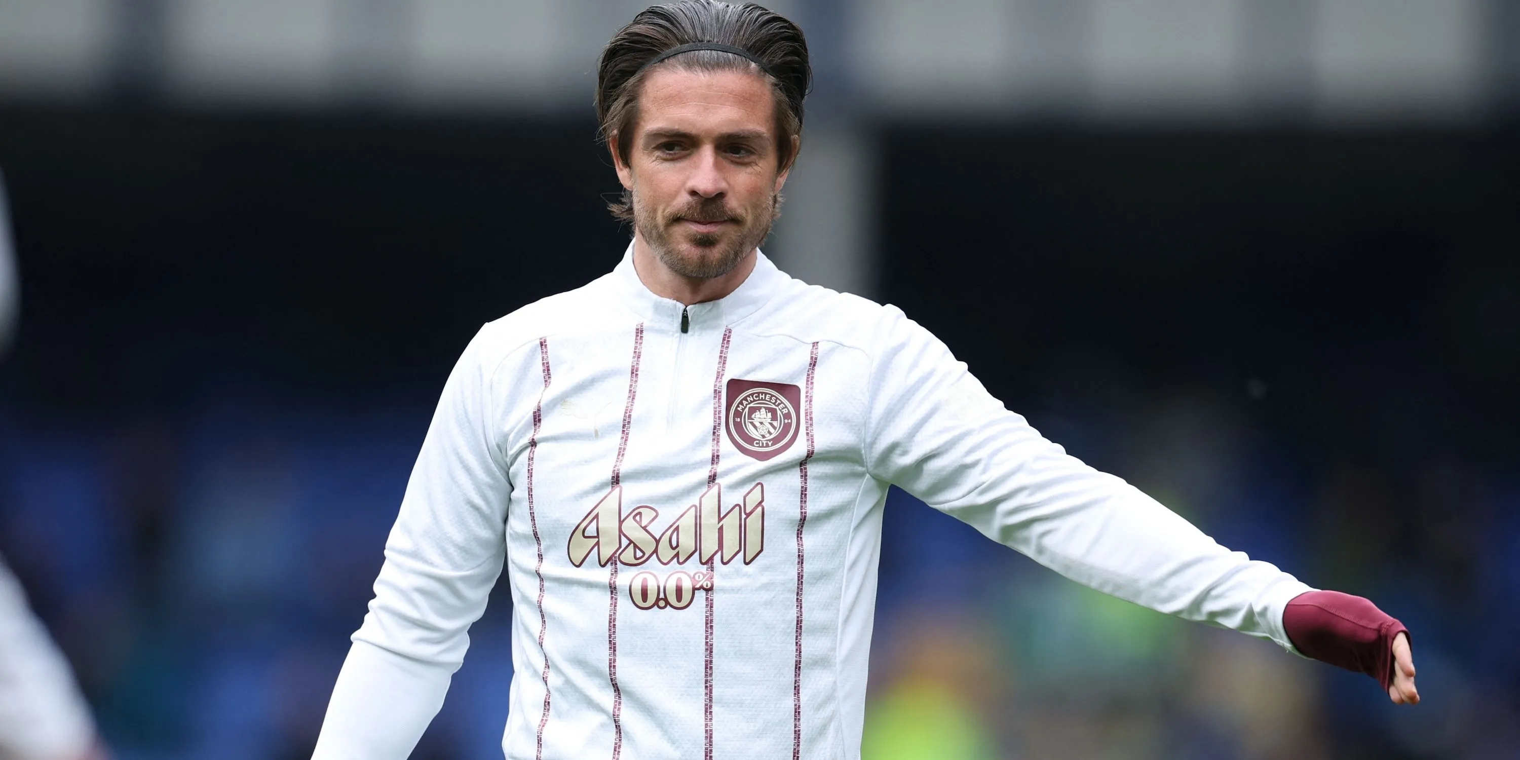 Cầu thủ Jack Grealish của Manchester City trong buổi khởi động