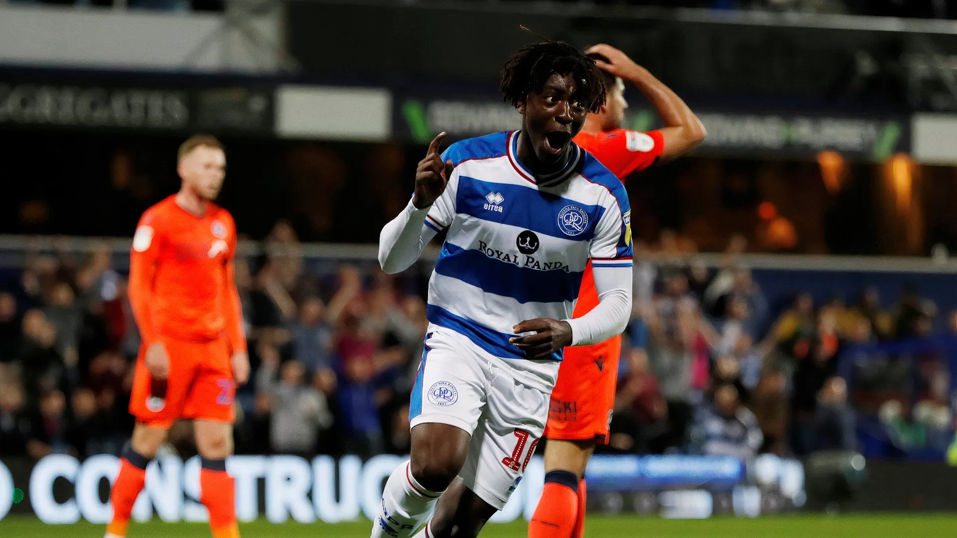 Eberechi Eze trong một pha xử lý bóng đầy nghệ thuật thời còn khoác áo QPR