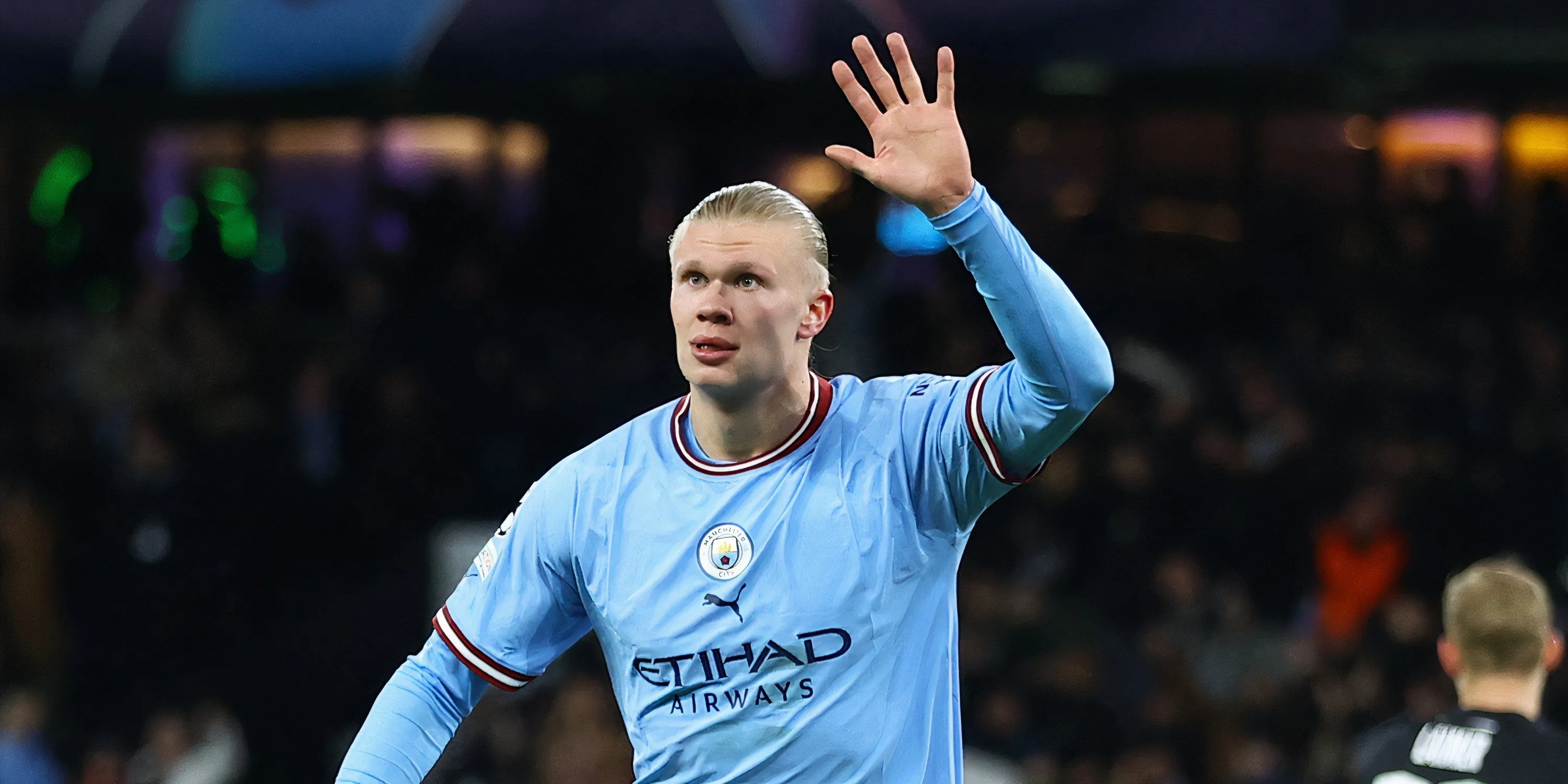 Erling Haaland ăn mừng bàn thắng cho Man City tại Champions League