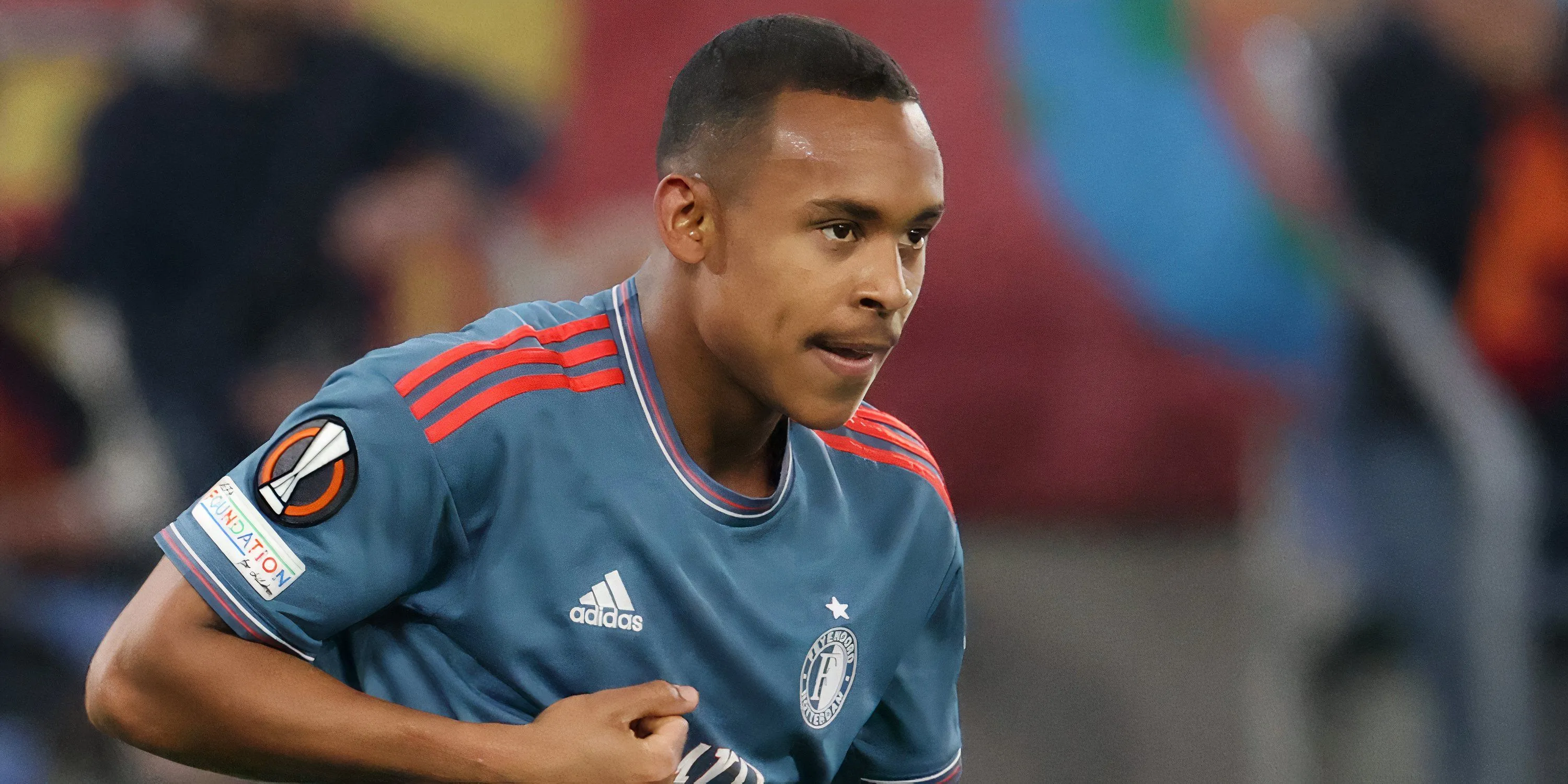 Igor Paixao của Feyenoord trong một pha bóng quyết định