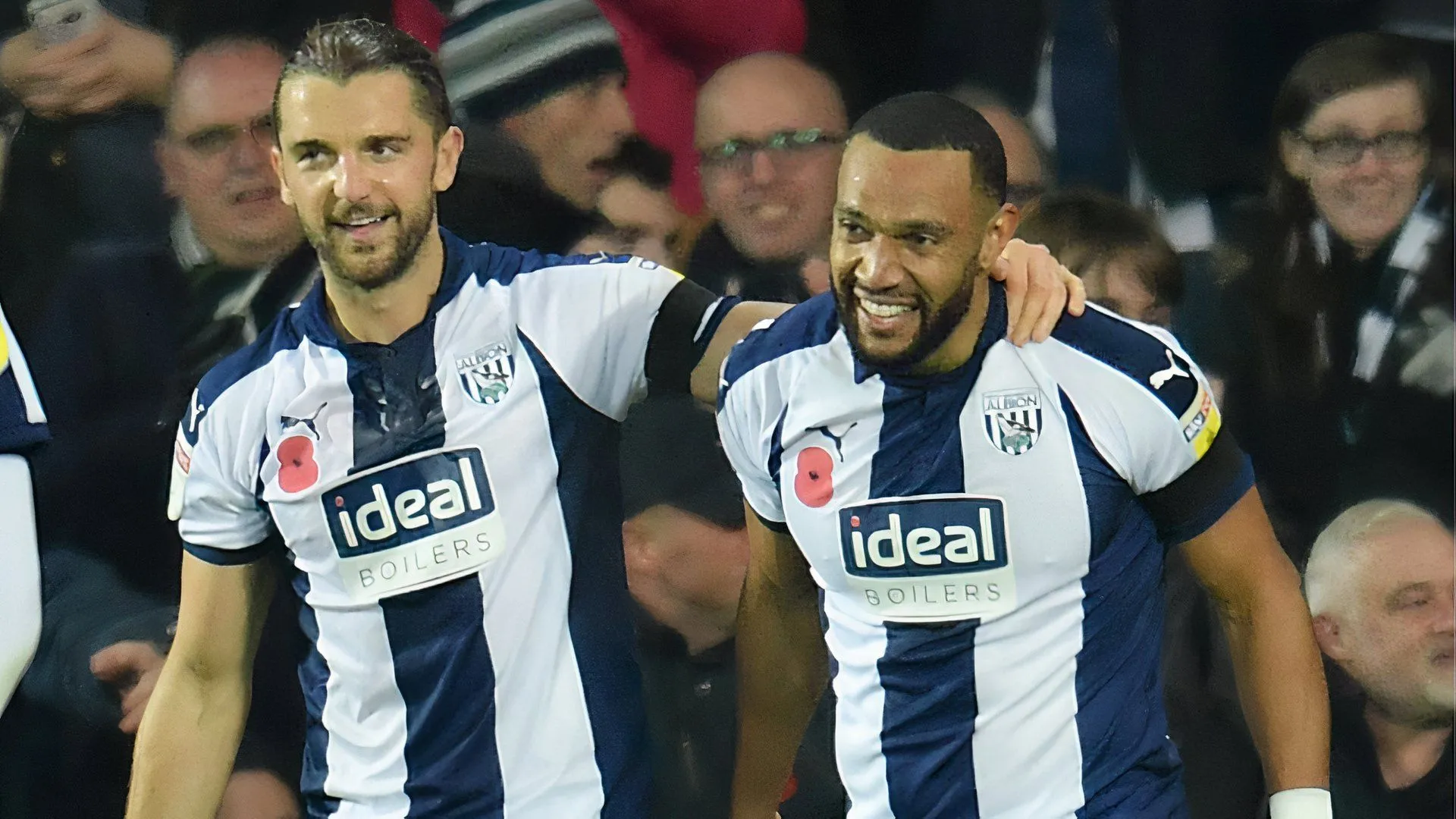 Jay Rodriguez ăn mừng bàn thắng tại Championship cùng West Brom, mùa giải 2018/19, khẳng định vai trò trụ cột.