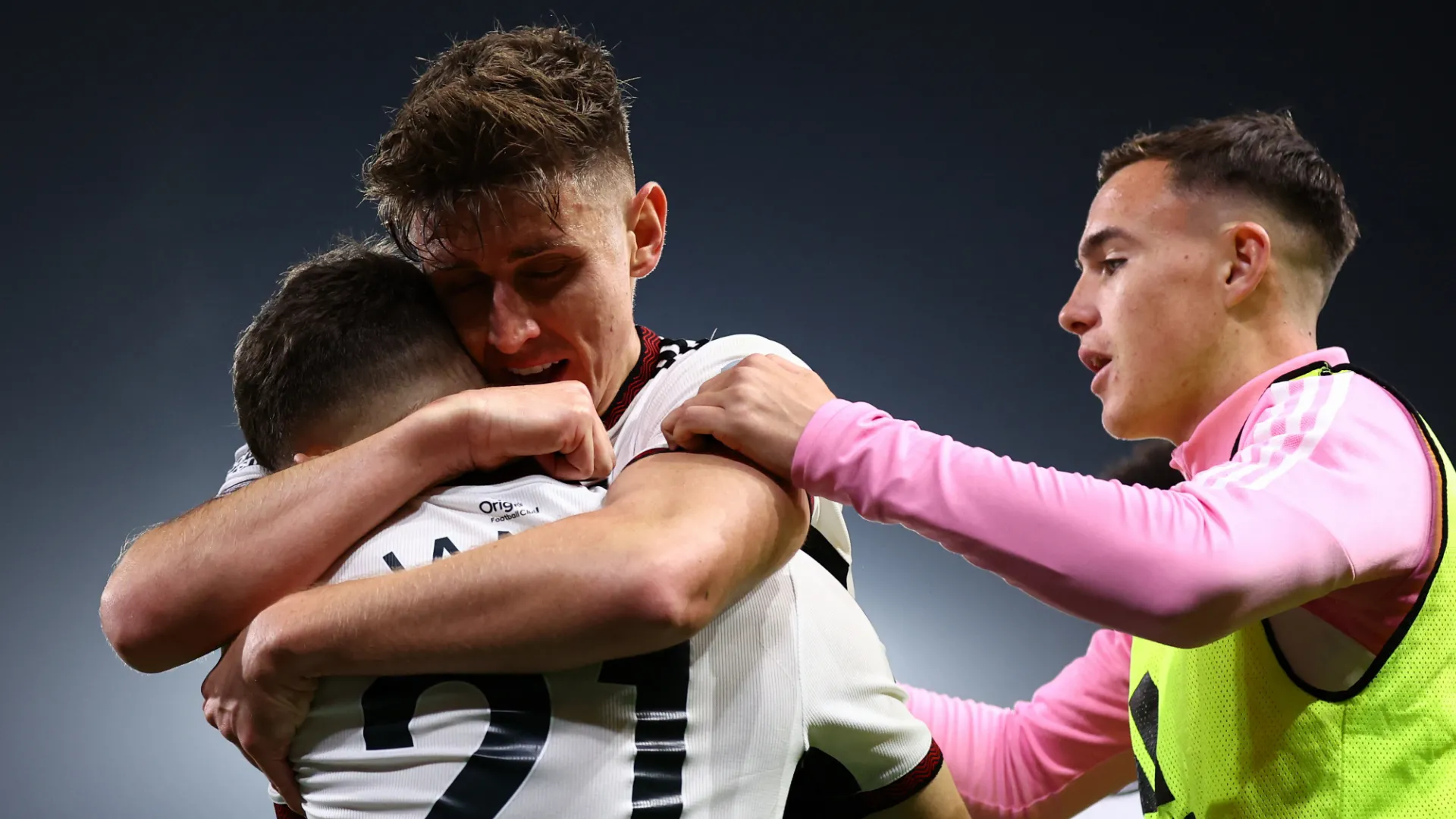 Khoảnh khắc Luke Harris ăn mừng bàn thắng cùng Fulham, dấu ấn ban đầu của tài năng trẻ