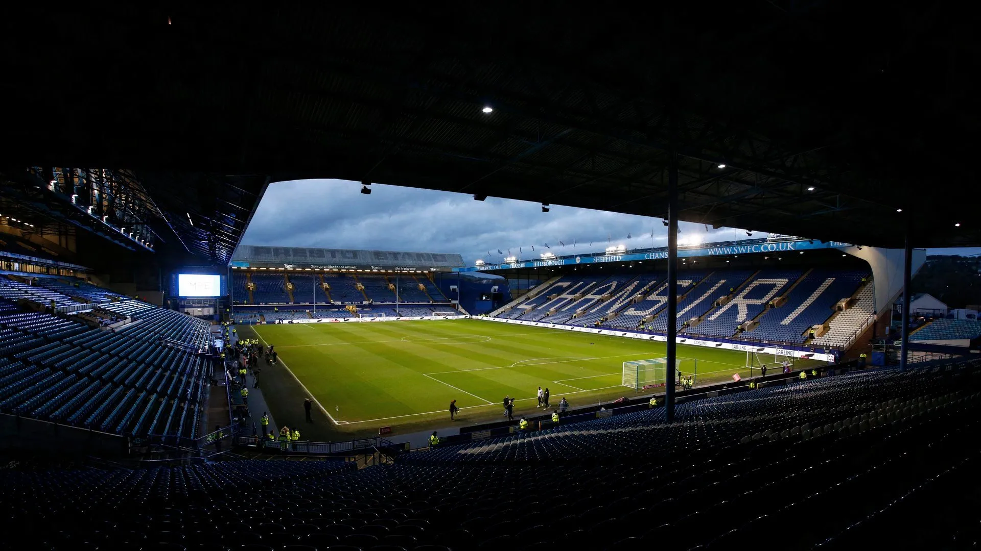Khung cảnh sân vận động Hillsborough, mái nhà của Sheffield Wednesday, đang đối mặt với biến động lớn