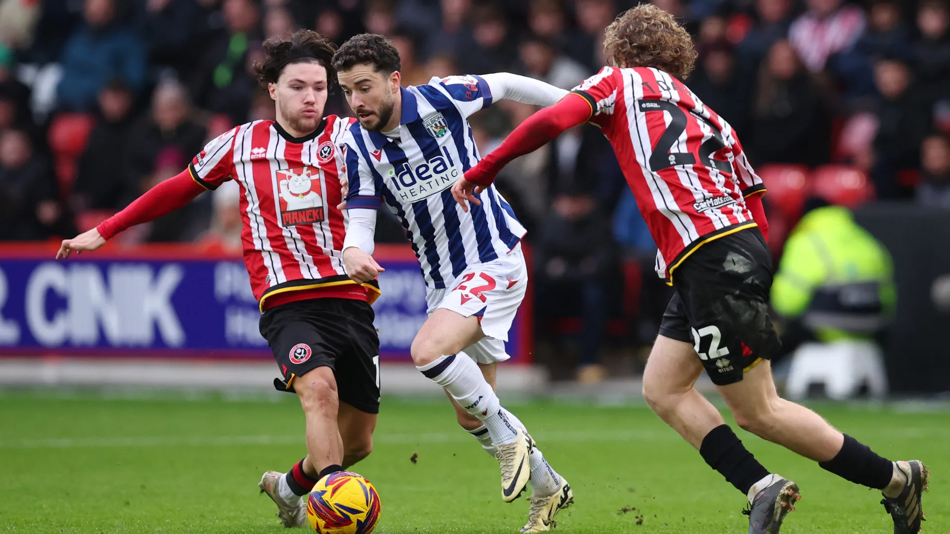 Mikey Johnston trong một trận đấu cho West Bromwich Albion