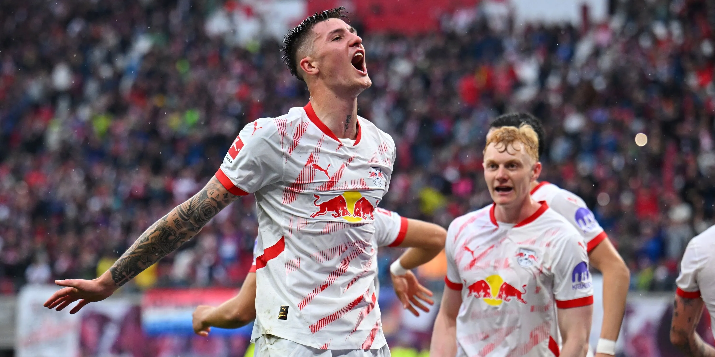 Tiền đạo Benjamin Šeško ăn mừng bàn thắng trong màu áo RB Leipzig, cầu thủ đang được Newcastle theo đuổi.