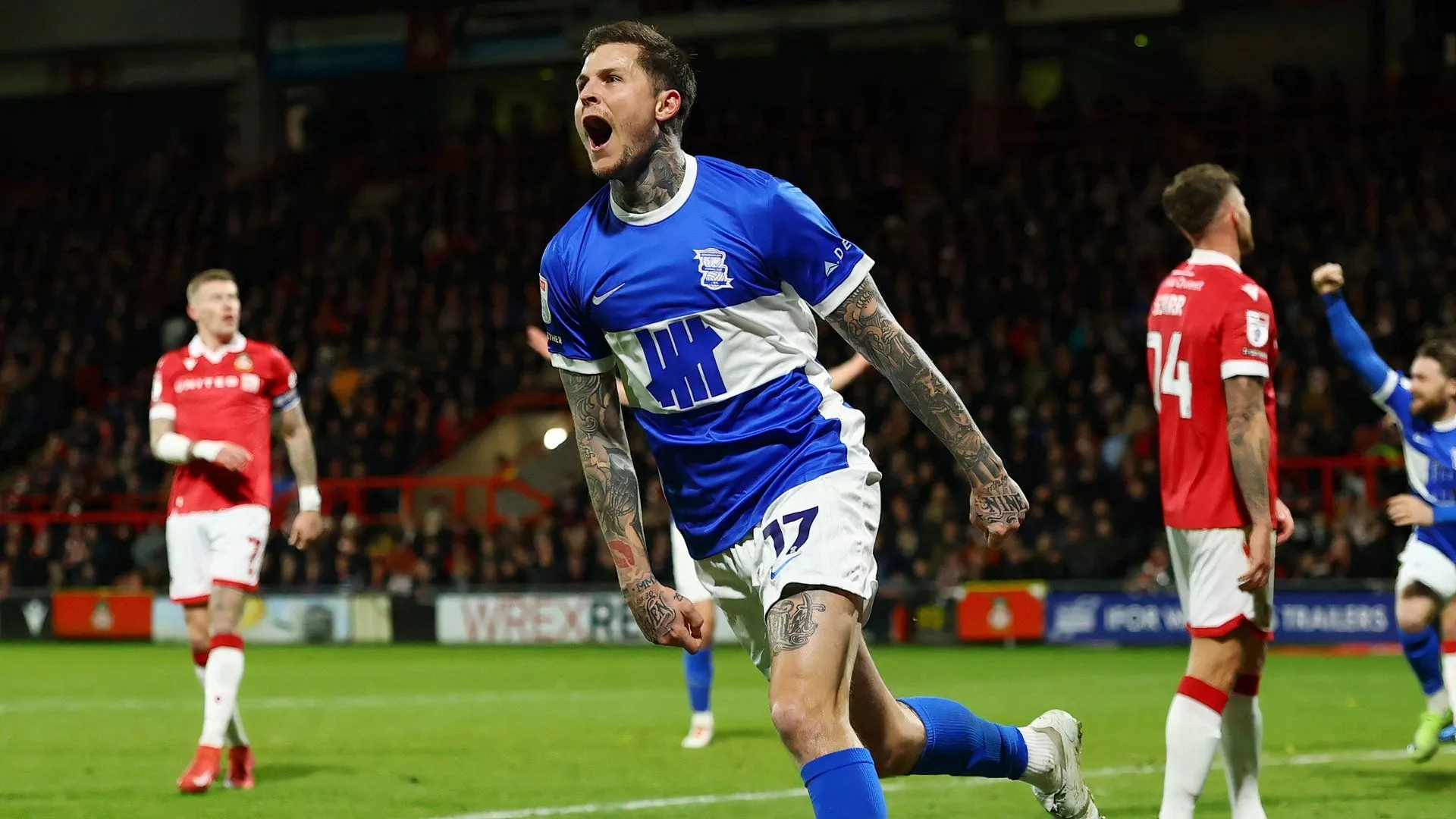 Tiền đạo Lyndon Dykes trong màu áo Birmingham City