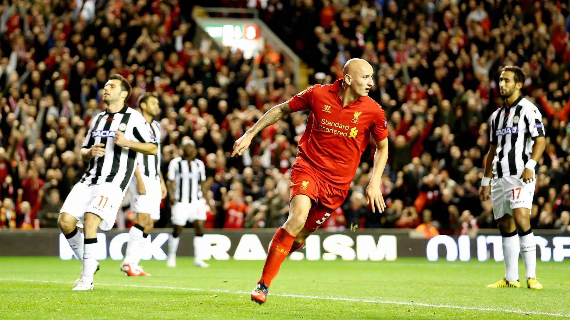 Tiền vệ Jonjo Shelvey sau khi ghi bàn cho Liverpool