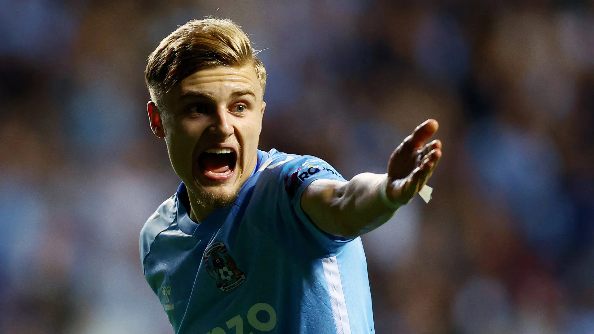 Norman Bassette trong màu áo Coventry City cần thêm cơ hội ra sân để phát triển