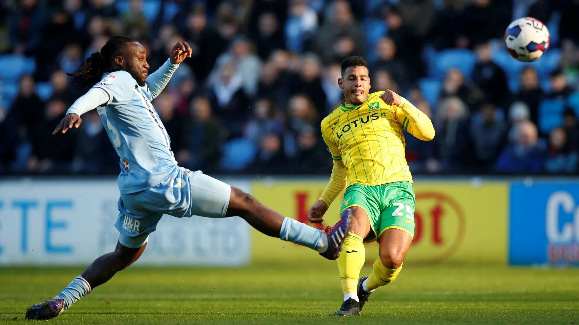 Tiền vệ Onel Hernandez, mục tiêu chuyển nhượng bị hạn chế của Sheffield Wednesday
