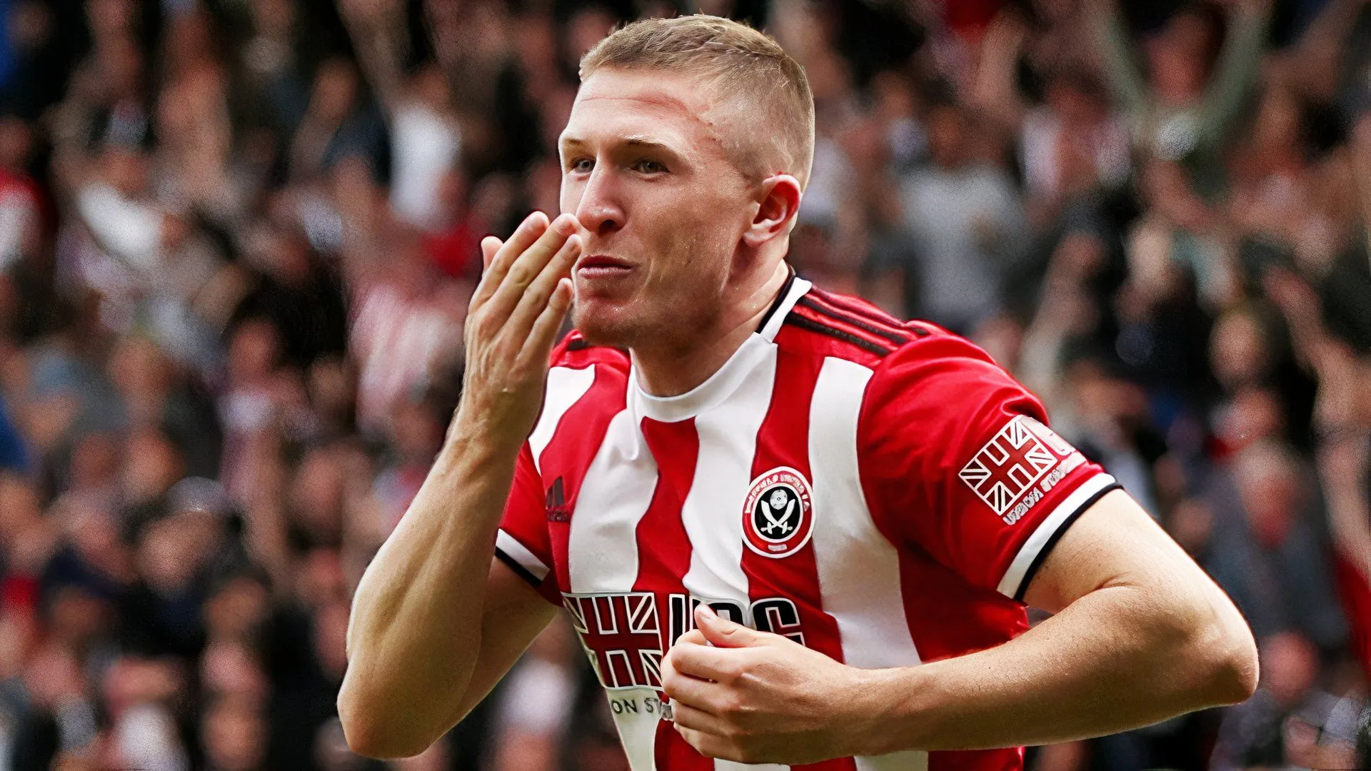 John Lundstram ghi bàn trong trận đấu của Sheffield United gặp Crystal Palace