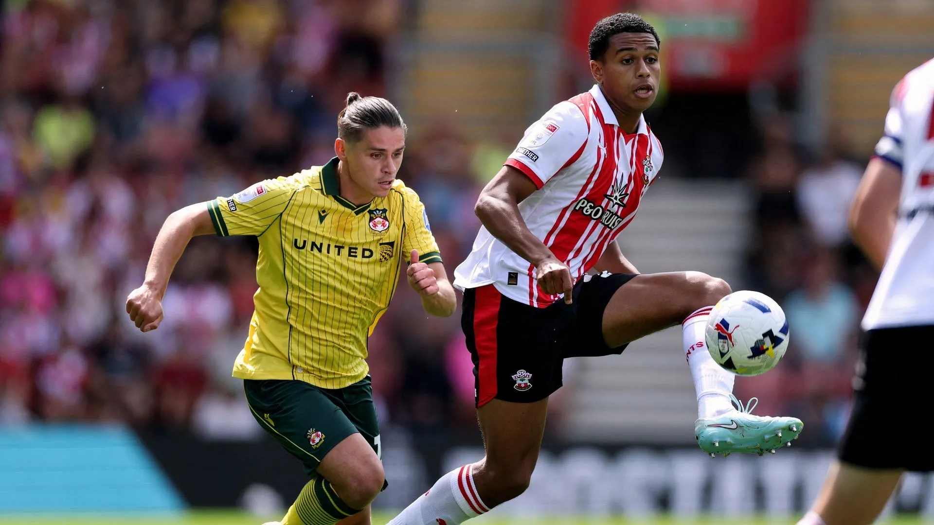 Shea Charles, tiền vệ trụ cột của Southampton, được kỳ vọng sẽ tỏa sáng trước Liverpool.