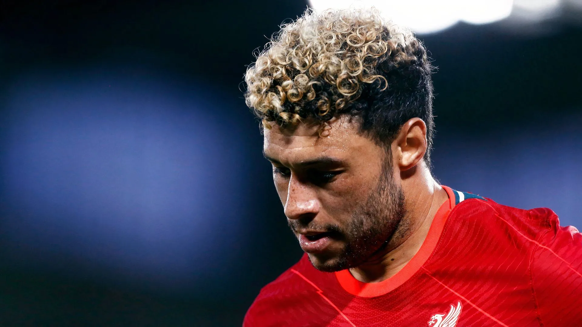 Alex Oxlade-Chamberlain - tiền vệ tấn công từng vô địch Champions League và Ngoại hạng Anh cùng Liverpool
