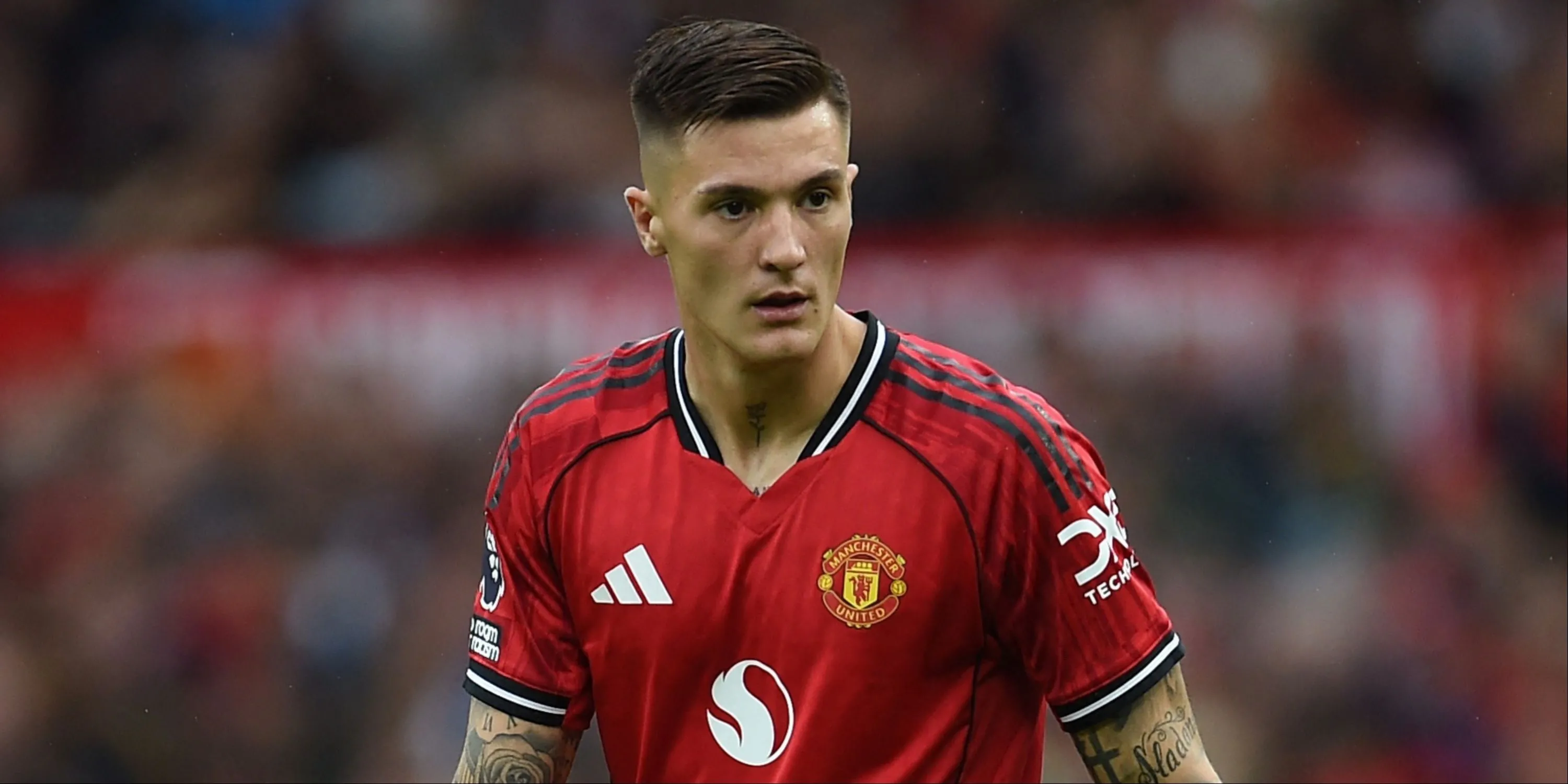 Benjamin Sesko ghi bàn cho Manchester United, tiền đạo Slovenia