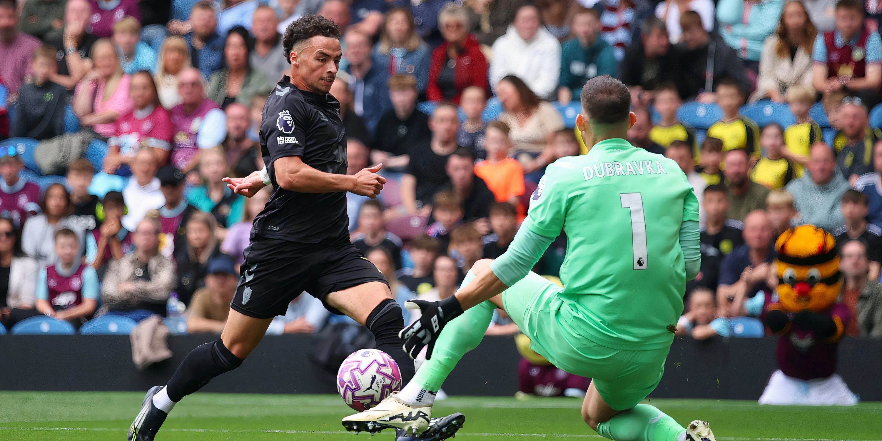 Chemsdine Talbi tấn công tốc độ cho Sunderland, phương án thay Traore tại cánh phải