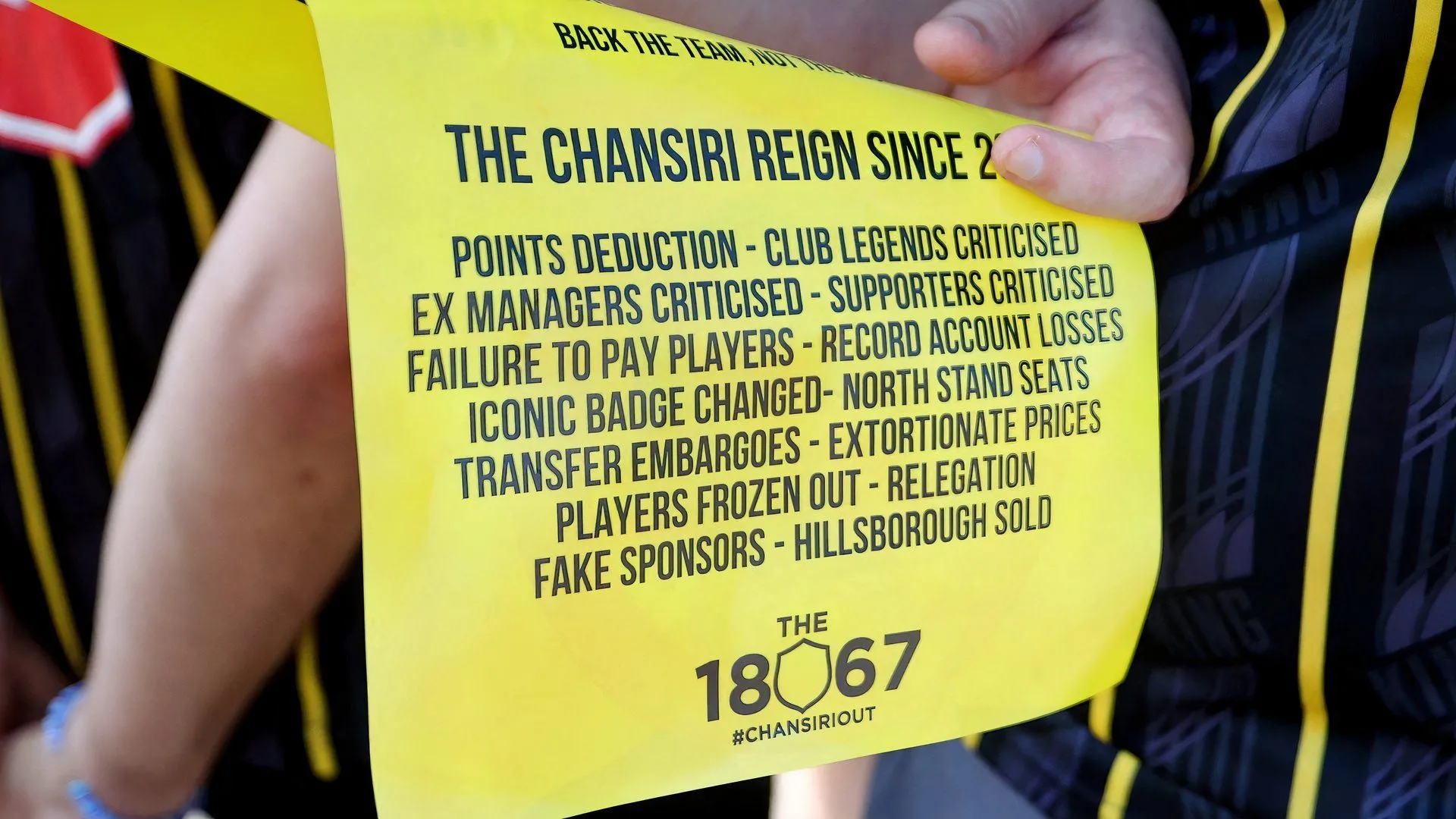 Cổ động viên Sheffield Wednesday biểu tình phản đối chủ sở hữu giữa bối cảnh khủng hoảng