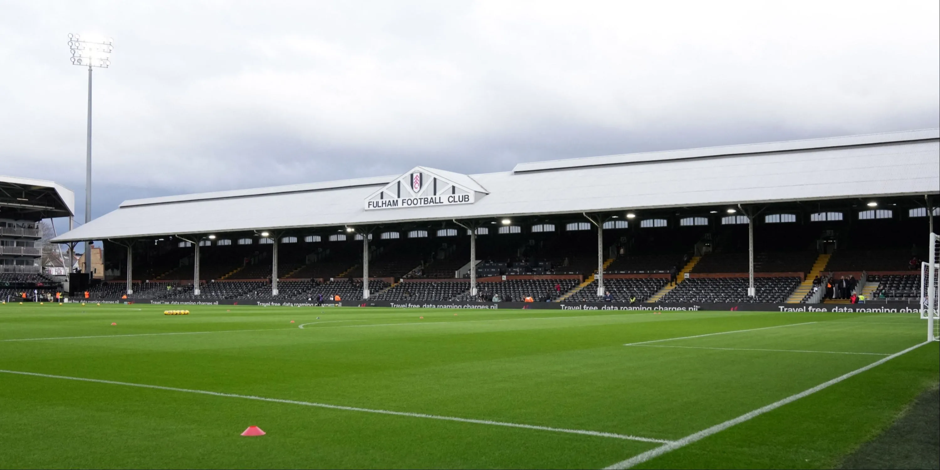 Craven Cottage – không gian sân nhà Fulham bên bờ sông với khán giả theo dõi cuồng nhiệt