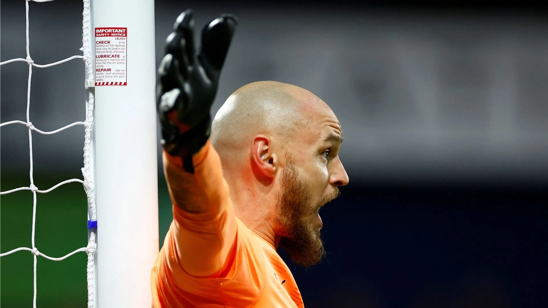 David Button trong màu áo West Brom trước đây, kinh nghiệm dày dặn cho khung gỗ Ipswich