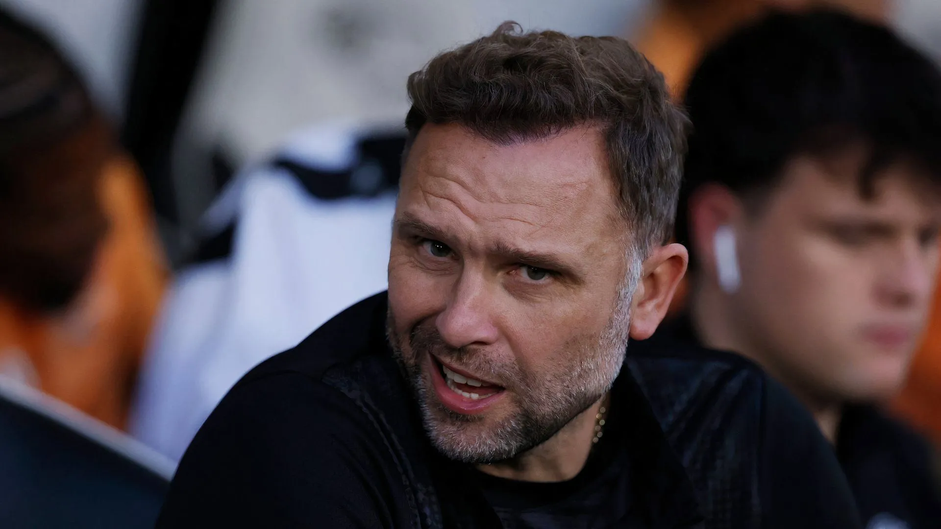 HLV John Eustace của Derby County tại buổi tập, đối mặt với áp lực thành tích