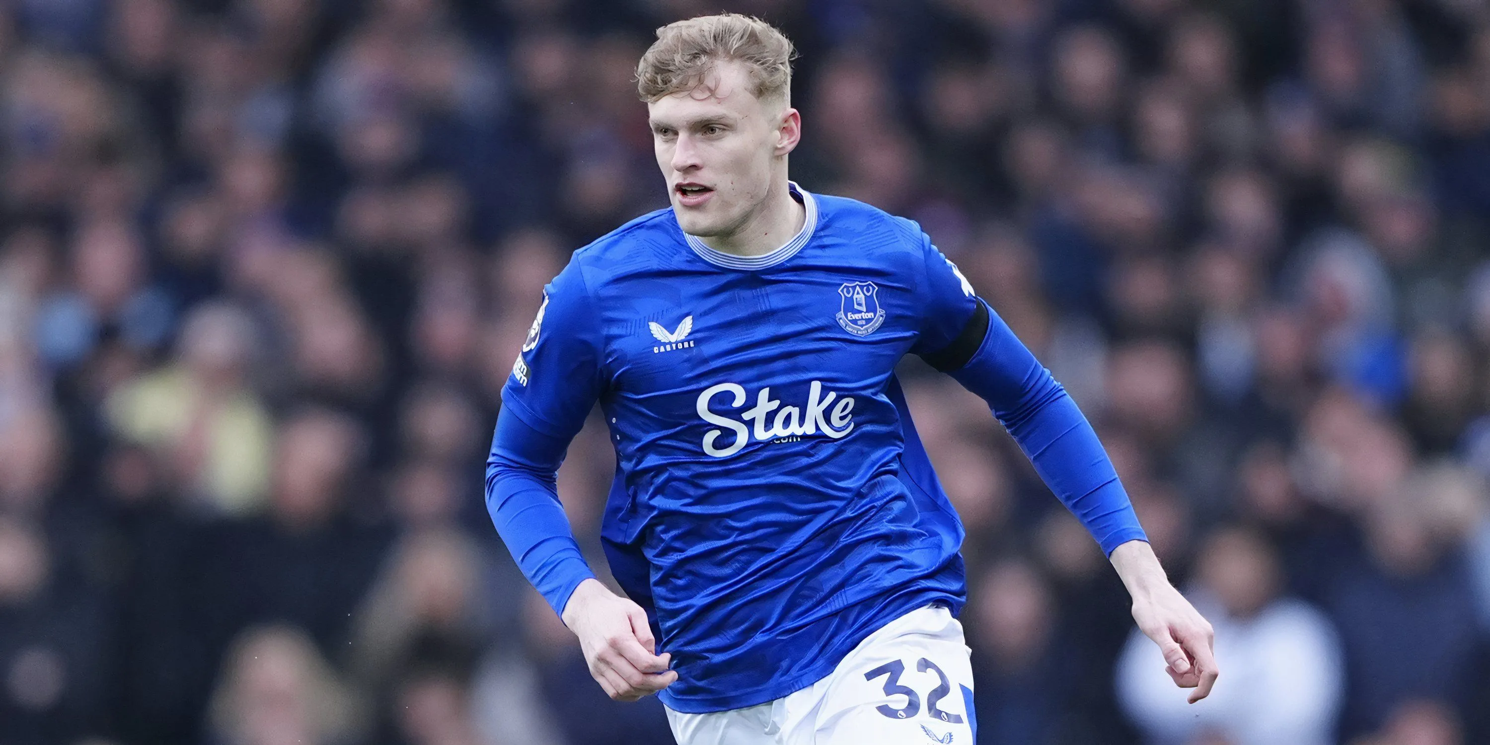 Jarrad Branthwaite — trung vệ Everton đang hồi phục sau chấn thương gân kheo