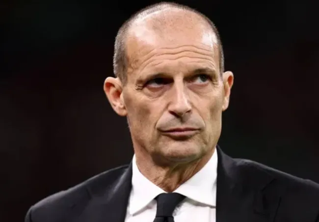 Milan khao khát giành 3 điểm, cảnh cầu thủ Rossoneri chuẩn bị chiến đấu ở Bergamo.