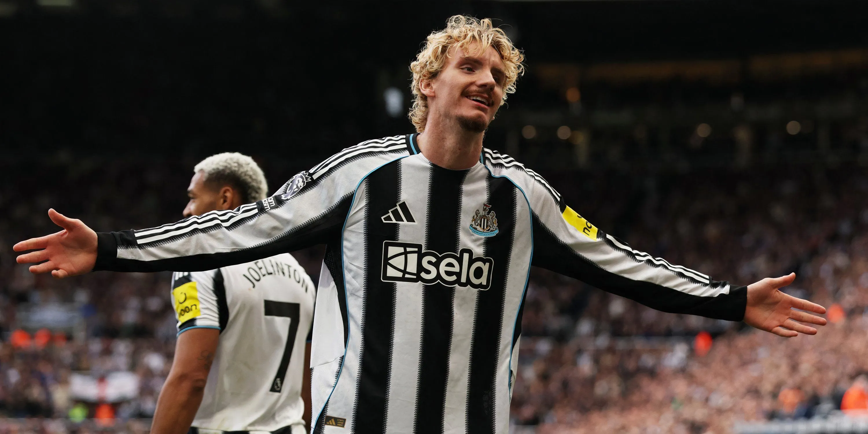 Nick Woltemade ăn mừng bàn thắng cho Newcastle, tỏa sáng ở hàng công