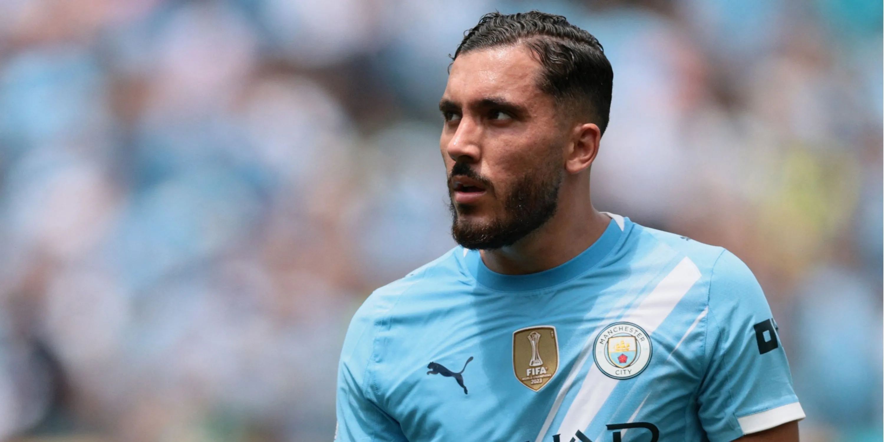 Rayan Cherki trong màu áo mới Man City, hình ảnh cho thấy phẩm chất sáng tạo của anh