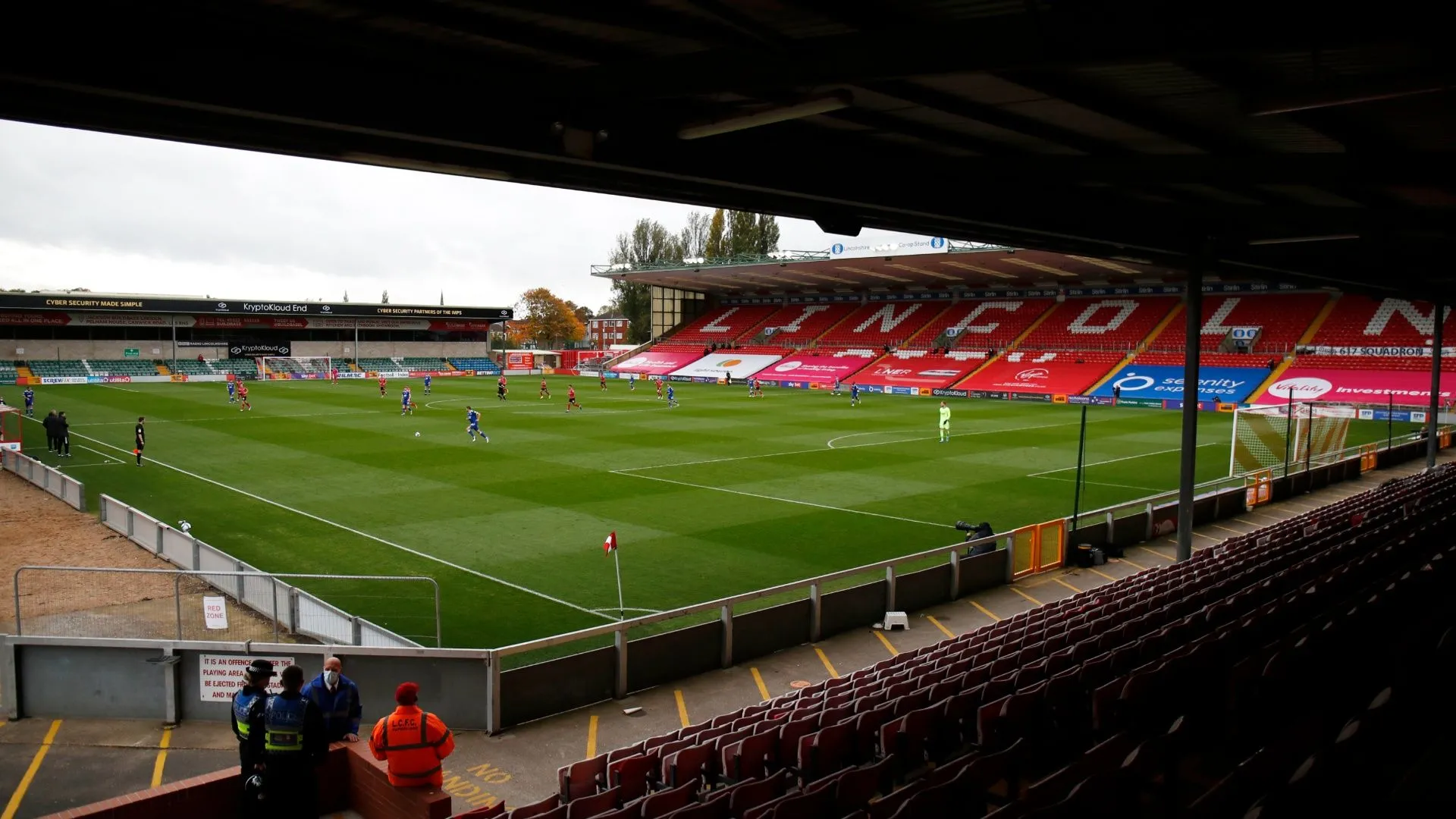 Sân LNER của Lincoln — nơi có thể chứng kiến Wales khoác áo League One nếu thương vụ thành công