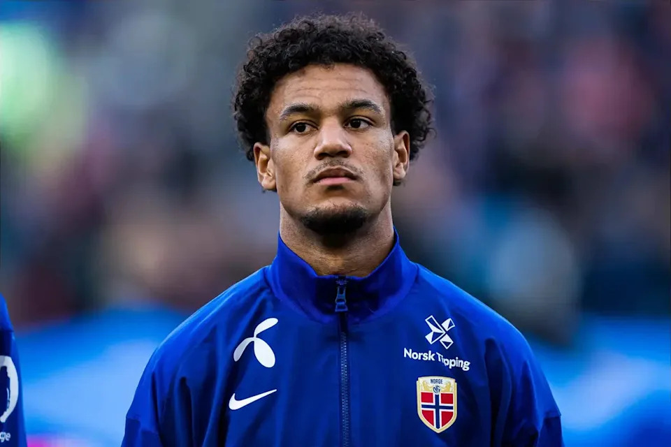 Ståle Solbakken chỉ trích mạnh mẽ Oscar Bobb sau trận hòa thất vọng với New Zealand