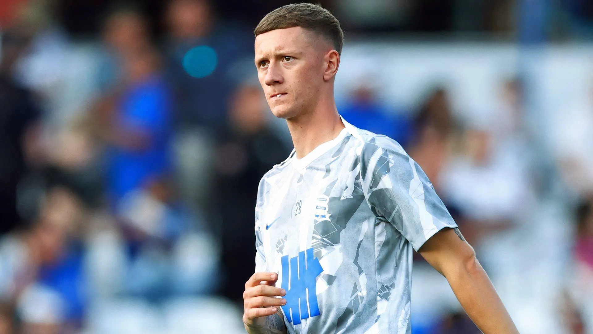 Jay Stansfield tạo ấn tượng mạnh tại Birmingham City với những pha dứt điểm bí hiểm