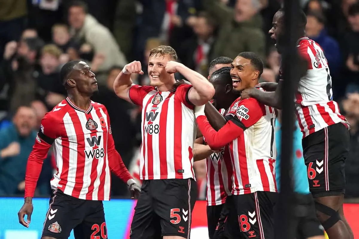 Sunderland đang xếp trên Liverpool trên bảng xếp hạng Ngoại hạng Anh